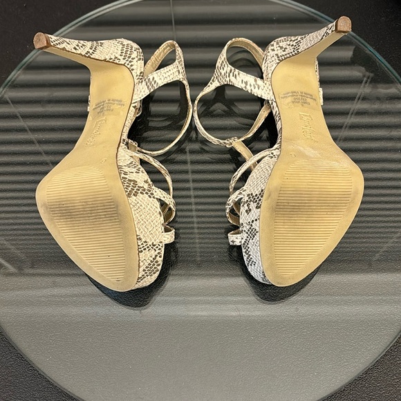 Limelight Women's Snakeskin Platform Sandals - Picture 6 of 7